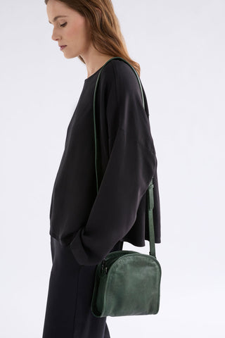 Kurva Crossbody