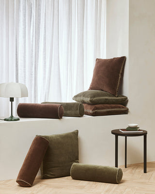 Elliot Bolster Chocolate